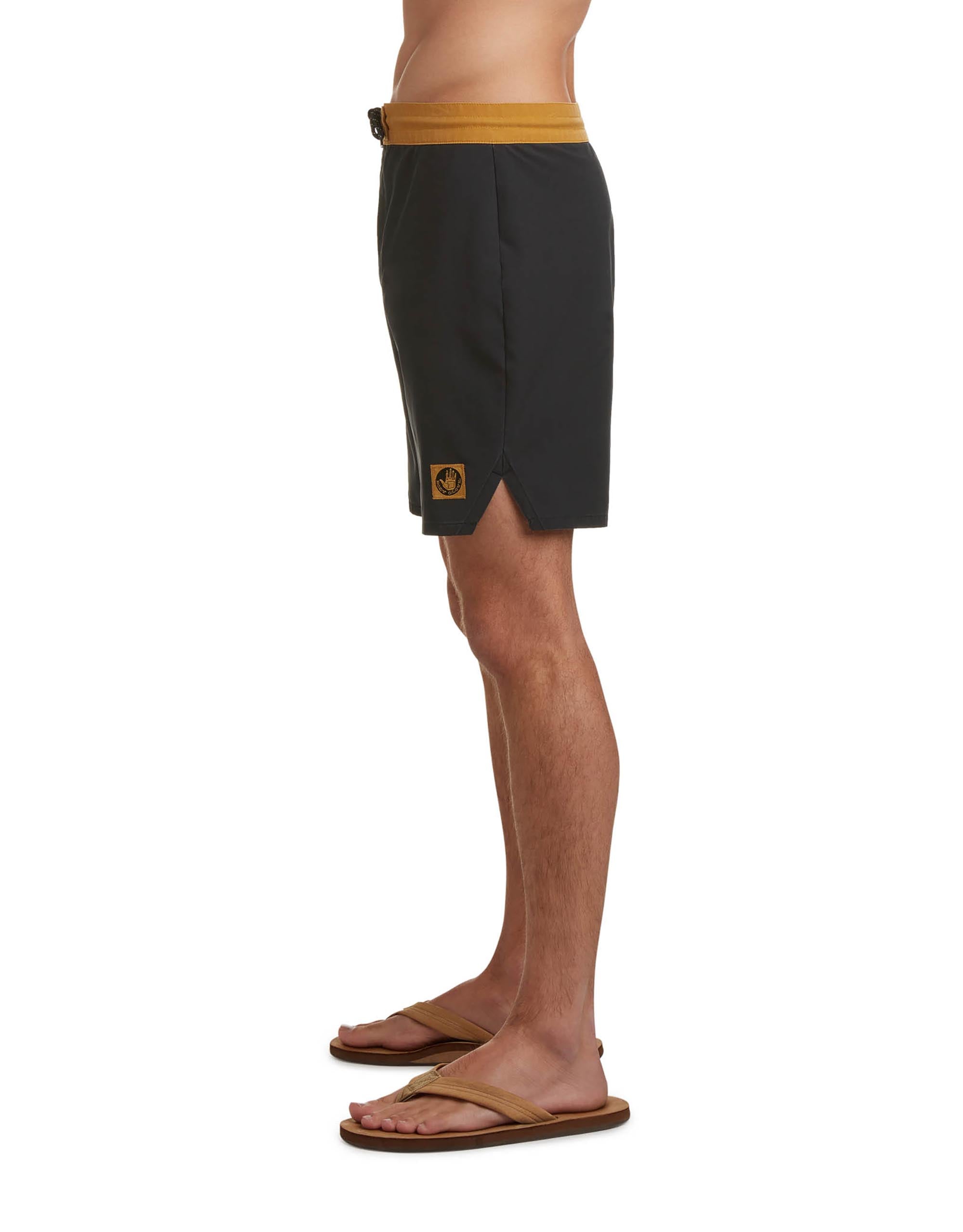 FiftyThree70 19" Performance Boardshorts - Black/Gold